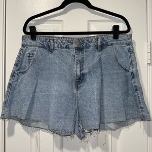 AND NOW THIS - High waisted denim trumpet style shorts Size 32